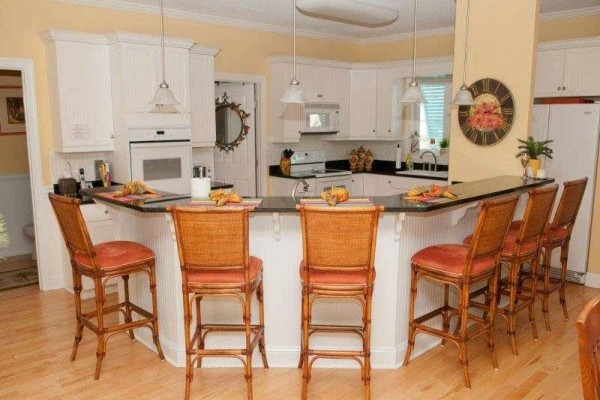 [Image: Casa Bianco: 6 BR / 7.5 BA Single Family in Emerald Isle, Sleeps 12]