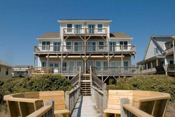 [Image: Island Time West: 4 BR / 4 BA Duplex in Emerald Isle, Sleeps 8]