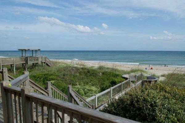 [Image: Island Time West: 4 BR / 4 BA Duplex in Emerald Isle, Sleeps 8]