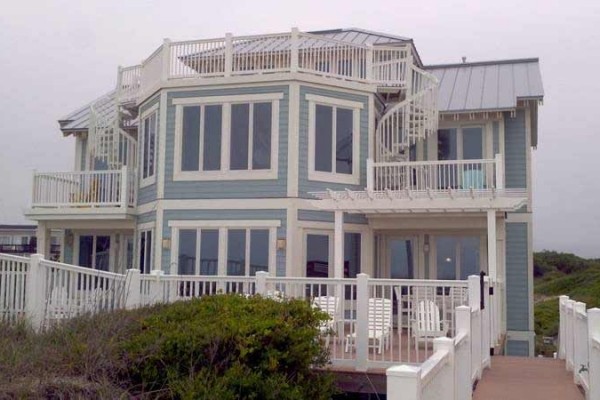 [Image: Breezin': 7 BR / 7.5 BA Single Family in Emerald Isle, Sleeps 14]