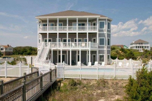 [Image: 1 Diamond Girl: 8 BR / 8.5 BA Single Family in Emerald Isle, Sleeps 16]