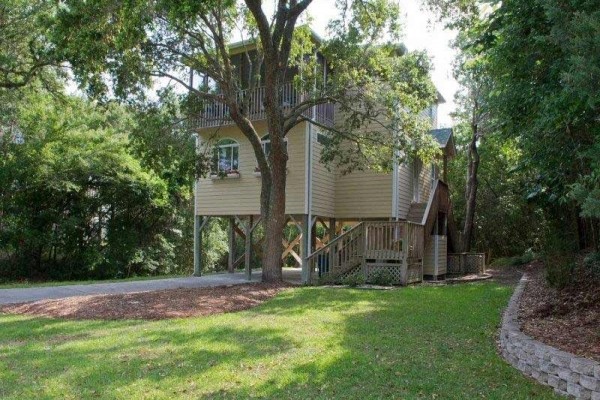 [Image: Seas the Day: 3 BR / 2.5 BA Single Family in Emerald Isle, Sleeps 6]