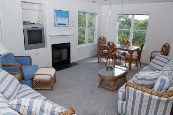 [Image: Seas the Day: 3 BR / 2.5 BA Single Family in Emerald Isle, Sleeps 6]