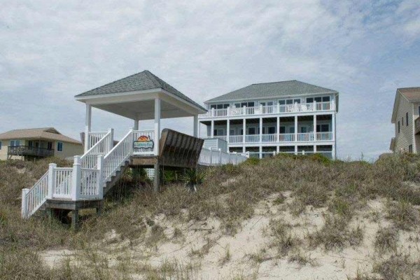 [Image: A Gathering Place: 8 BR / 8.5 BA Single Family in Emerald Isle, Sleeps 16]