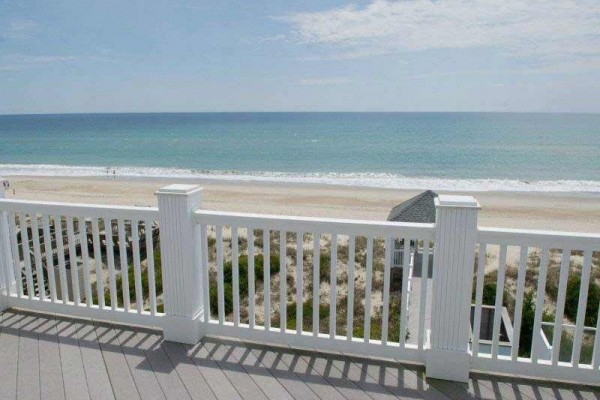 [Image: A Gathering Place: 8 BR / 8.5 BA Single Family in Emerald Isle, Sleeps 16]
