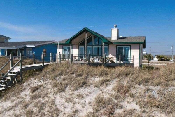 [Image: Front Row: 4 BR / 2 BA Single Family in Emerald Isle, Sleeps 8]