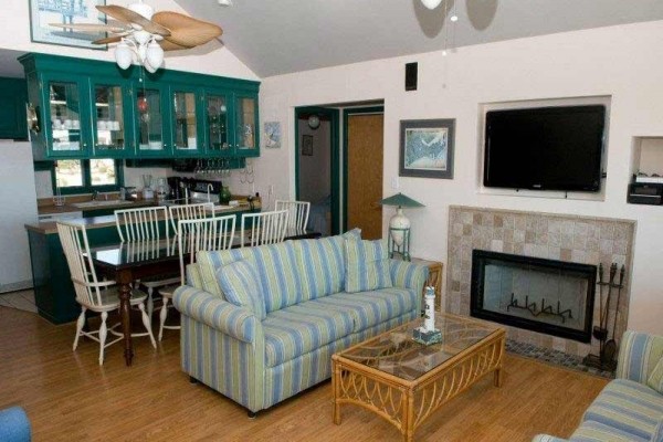 [Image: Front Row: 4 BR / 2 BA Single Family in Emerald Isle, Sleeps 8]