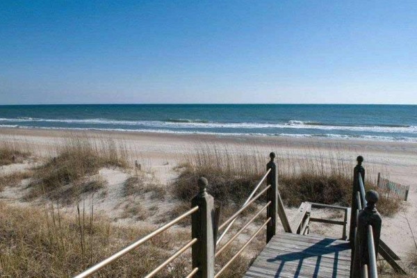 [Image: Front Row: 4 BR / 2 BA Single Family in Emerald Isle, Sleeps 8]