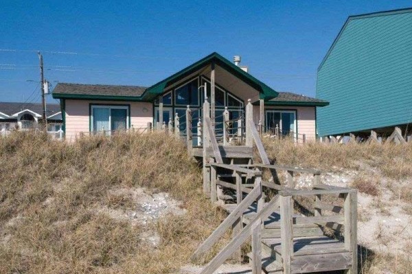 [Image: Front Row: 4 BR / 2 BA Single Family in Emerald Isle, Sleeps 8]