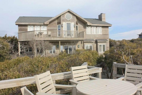 [Image: Oceanfront, Three Master Bedrooms, Elevator in Beacon's Reach]