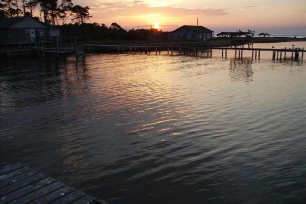 [Image: Rustic Cottage with Dock Overlooking Cape Lookout]