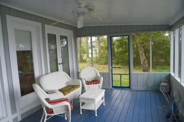 [Image: Harker's Island Cottage on the Water!!]