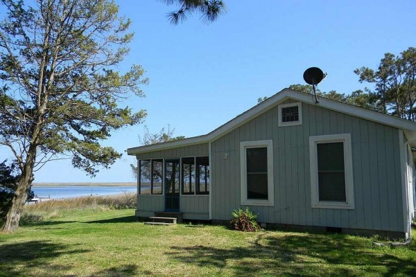 [Image: Harker's Island Cottage on the Water!!]