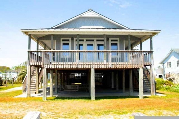 [Image: Charming Waterfront Cottage with Soaring Views of Core Sound, Shackleford Banks]