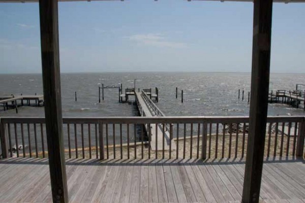 [Image: Charming Waterfront Cottage with Soaring Views of Core Sound, Shackleford Banks]