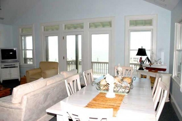 [Image: Charming Waterfront Cottage with Soaring Views of Core Sound, Shackleford Banks]