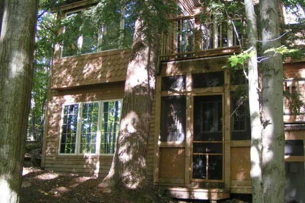 [Image: Homestead Glen Arbor 1 Bedrm 1 BA Condo Sleeping Bear Dunes Wifi]