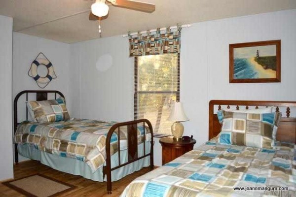 [Image: 2 Bedroom, 2 Bath Mobile Home, Clean, Bright and Nicely Furnished]