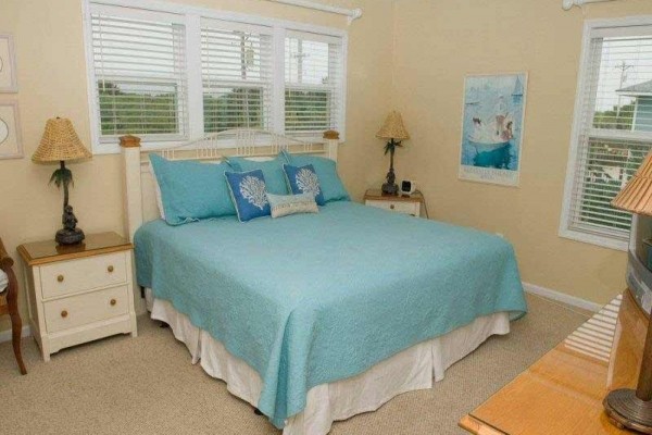 [Image: Atlantis: 6 BR / 5.5 BA Single Family in Indian Beach, Sleeps 12]