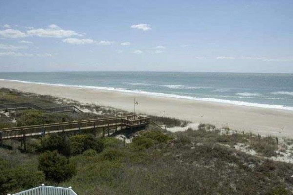 [Image: Atlantis: 6 BR / 5.5 BA Single Family in Indian Beach, Sleeps 12]