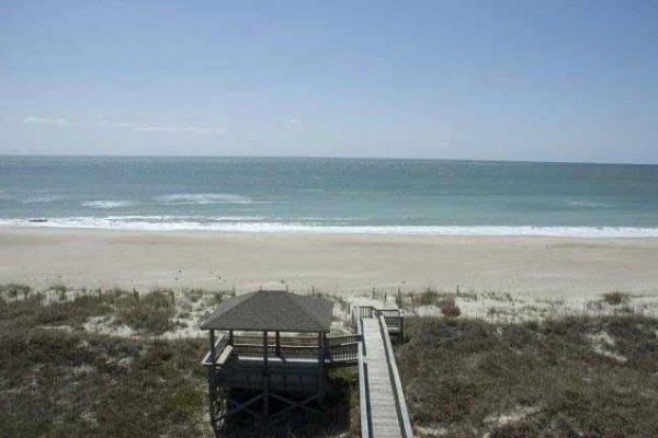 [Image: Atlantis: 6 BR / 5.5 BA Single Family in Indian Beach, Sleeps 12]