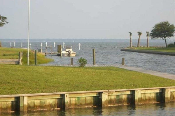 [Image: Waterfront Getaway with Deep Water Dock Off I.C.W - Bring a Boat!]