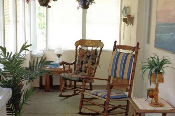 [Image: 'Just in the Moment' Quaint Cottage Near Historic New Bern]