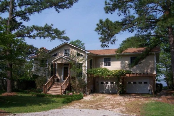 [Image: '~Sandy Point House~' *Waterfront* Free Dock and Boats to Use!!]