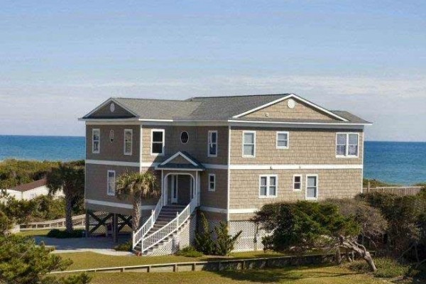 [Image: A Gritty Palace: 5 BR / 4.5 BA Single Family in Pine Knoll Shores, Sleeps 10]
