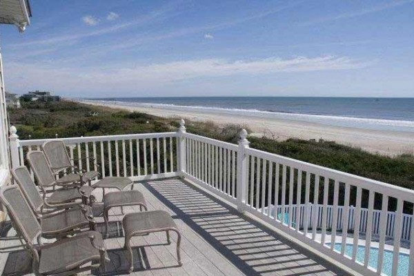 [Image: A Gritty Palace: 5 BR / 4.5 BA Single Family in Pine Knoll Shores, Sleeps 10]