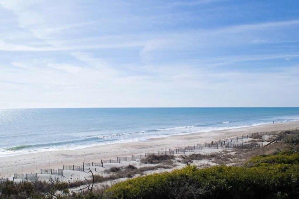 [Image: 2 BR, 2 BA Oceanfront Condo with Views and Wide Sandy Beach!]
