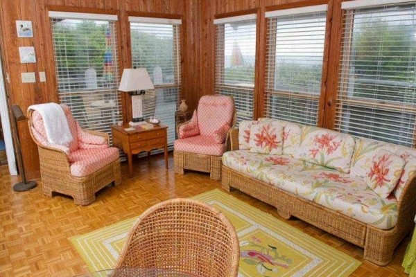 [Image: The Whippoorwill: 5 BR / 4 BA Single Family in Pine Knoll Shores, Sleeps 10]