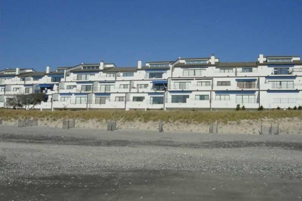 [Image: Beautiful Oceanfront Condo-Last Minute Labor Day Special!]