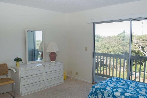 [Image: 3BR Multi-Level Oceanfront Condo, Views from Principal BR and Living Area!]