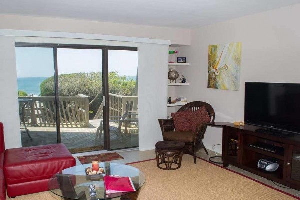 [Image: Completely Renovated 4BR Oceanfront Condo!]