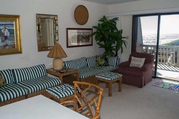 [Image: 4BR Oceanfront Condo with Private Beach Access and Swimming Pools!]