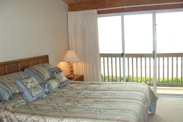 [Image: 3BR/2BA Oceanfront Condo with Marina, Jogging Trails, Pools and Much More!]