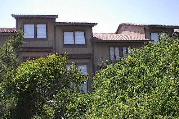 [Image: Oceanview Townhouse, Pool, Step Out and a Walkway Leads You to the Ocean!]