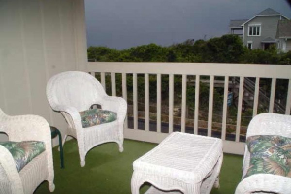 [Image: Oceanview Townhouse, Pool, Step Out and a Walkway Leads You to the Ocean!]