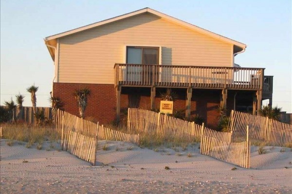 [Image: Direct Oceanfront - wk of 8/10 Reduced $250 - Steps Away from Beach and Pool]