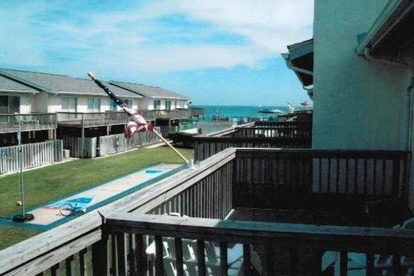 [Image: Oceanview Unit in Desirable, Family-Friendly Community.]