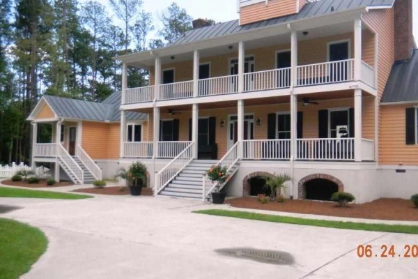 [Image: Magnificent 10 Acre Estate on the Intracoastal Waterway]