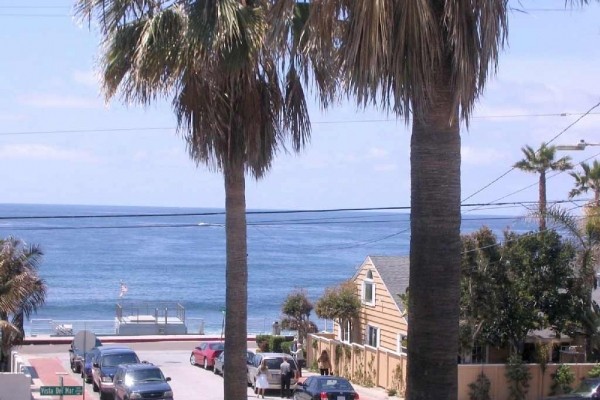 [Image: Darling Seaside Cottage-Great Deal! Just 2 Houses from Sand in La Jolla]
