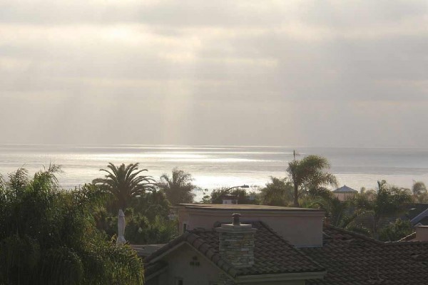 [Image: Large, Modern La Jolla Ocean View Home! Perfect for 1 or 2 Families]
