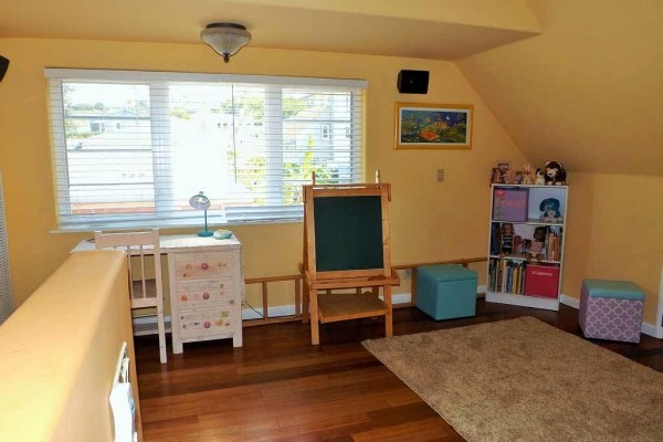 [Image: Luxury Family-Friendly Summer Vacation Rental 2 Blocks from Windansea Surf Beach]