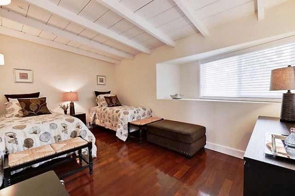 [Image: Only $395/nt Through Sept 2nd**3 Blocks to Beach and the Village of La Jolla]