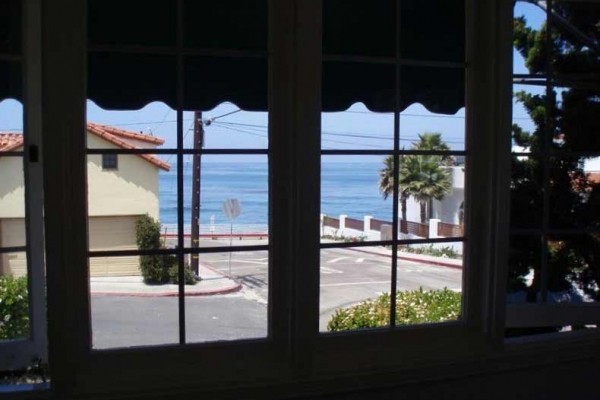 [Image: Charming La Jolla Cottage Overlooking Quarter Mile Beach!]