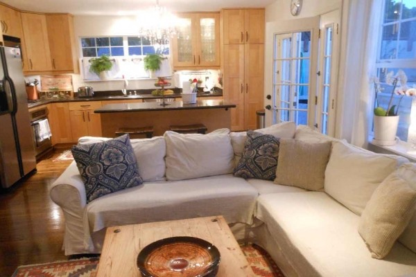 [Image: Charming Birdrock Beach House with Some Ocean View]