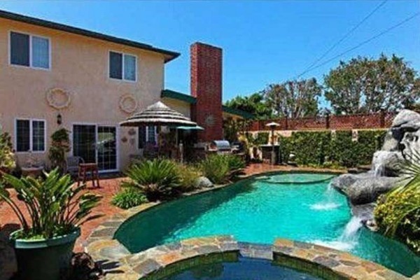 [Image: Large Tropical Paradise Resort Home Pool &amp; Grotto by the Ocean]