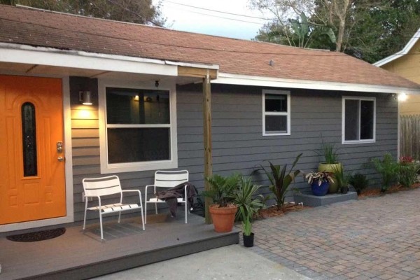 [Image: Ultra Modern Cottage with Pet Friendly, Green Eco, Walk to Downtown]